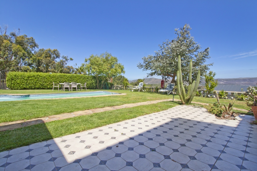 To Let 5 Bedroom Property for Rent in San Michel Western Cape